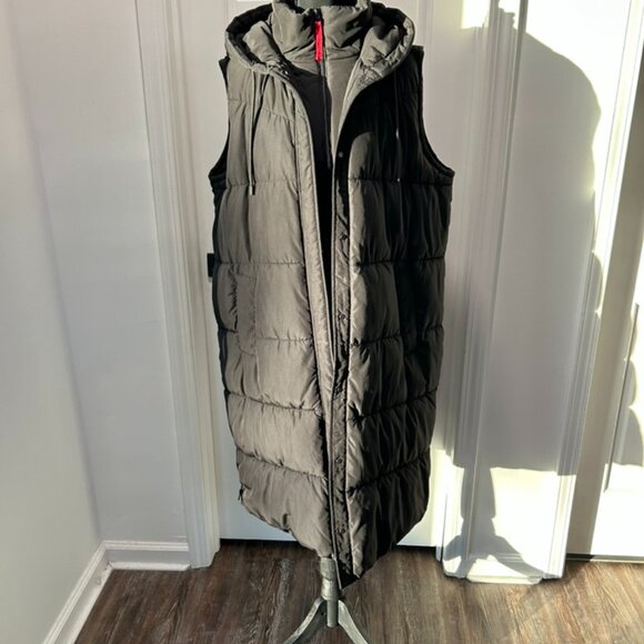 TALBOT's Women's Black Long Puffer Vest with Hood - Picture 3 of 6